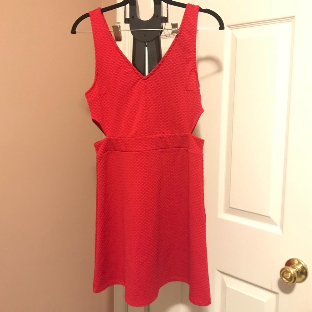 H&M RED SLEEVELESS CUTOUT BODYCON DRESS NWOT